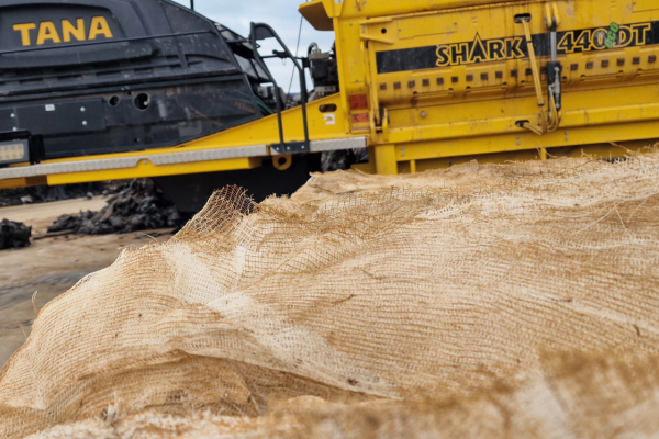 L’impatto dei diversi materiali plastici e il riciclo efficiente delle fibre sintetiche: soluzioni nel riciclo delle fibre sintetiche